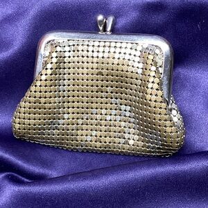 Vintage Tarnish Silver Tone Mesh Change purse.